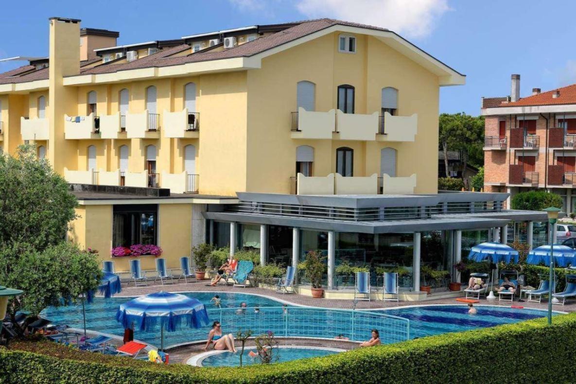 Junior Family Hotel Cavallino-Treporti Exterior foto